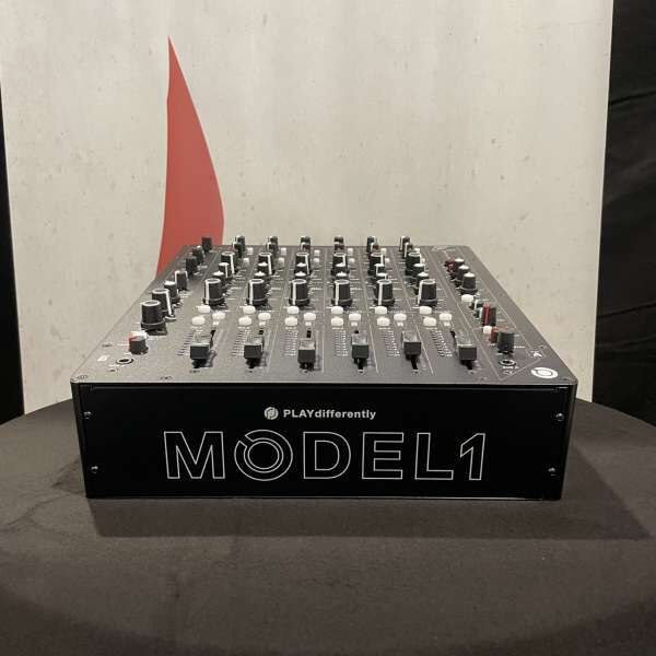 PlayDifferently Model 1 B-Ware