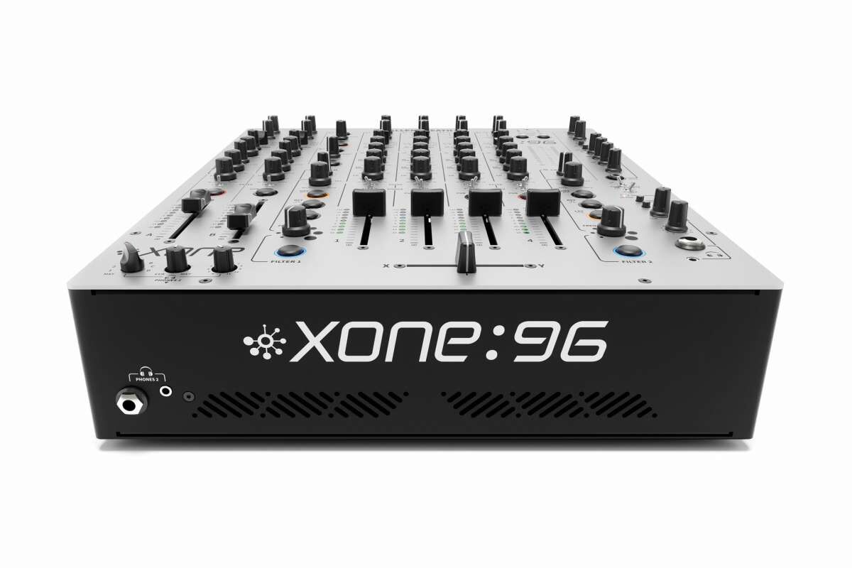 Allen & Heath XONE:96 jetzt online kaufen