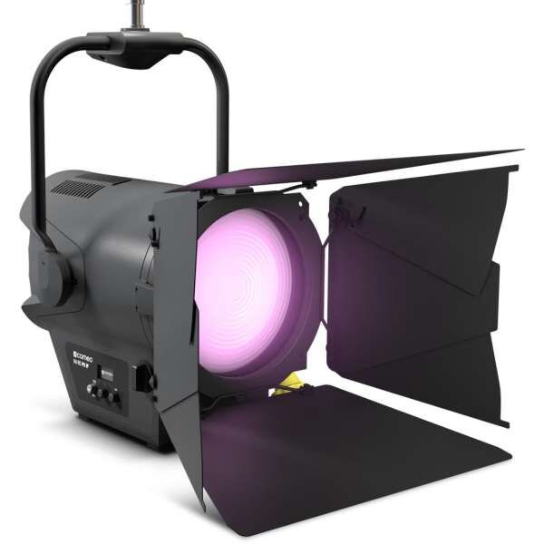 Cameo F4 FC PO IP - Stangenbedienbares Outdoor-Fresnel-Spotlight mit RGBW-LED - IP65