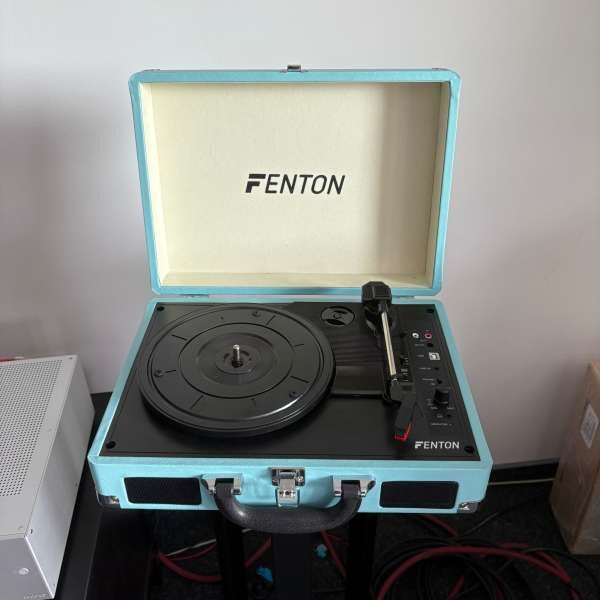 Fenton RP115 BT Plattenspieler im Aktenkoffer-Format mit Bluetooth und integr. Lautsprecher Blau B-Ware