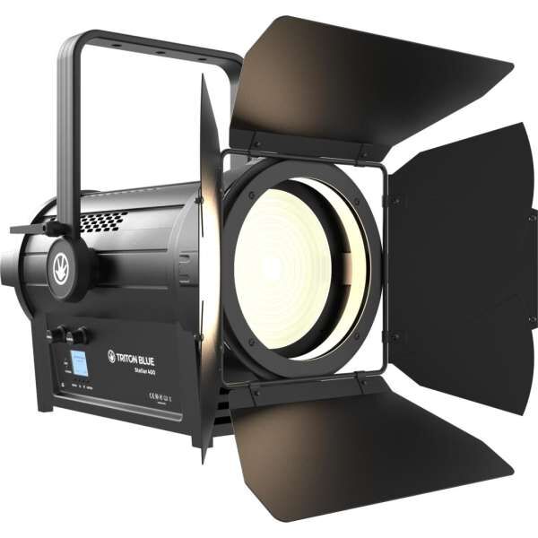 Triton Blue Stellar 400 Fresnel-Scheinwerfer 400W RGBAL mit motorisiertem Zoom